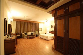 Royal Retreat, Gurgaon 4